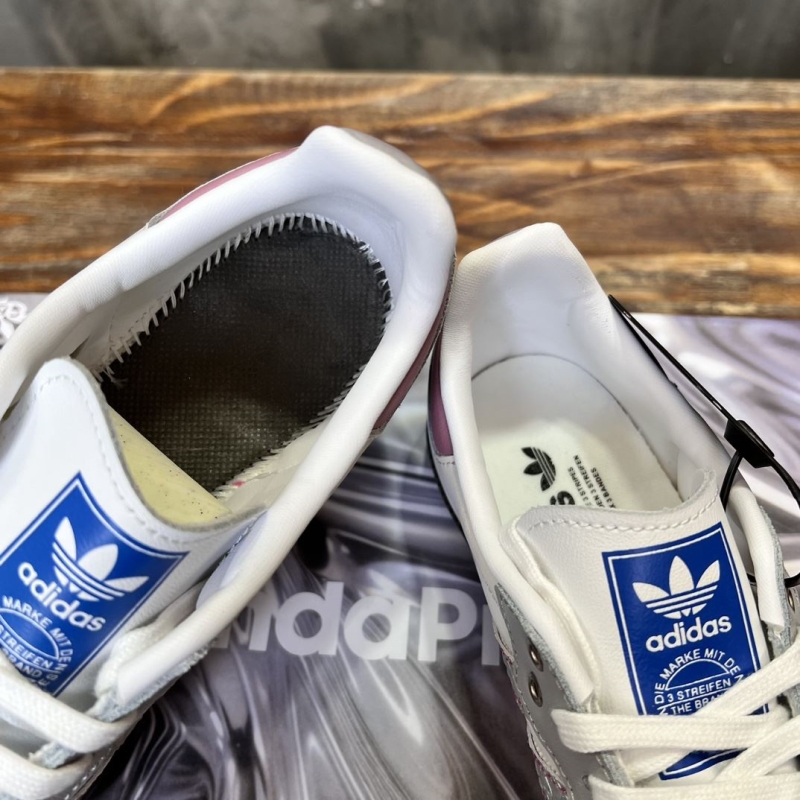 Adidas Sneakers